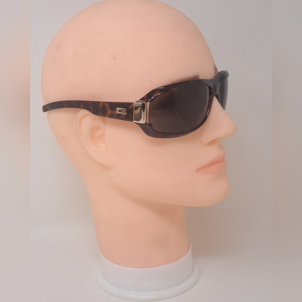 Gucci Tortoiseshell Sunglasses - Picture 13 of 16